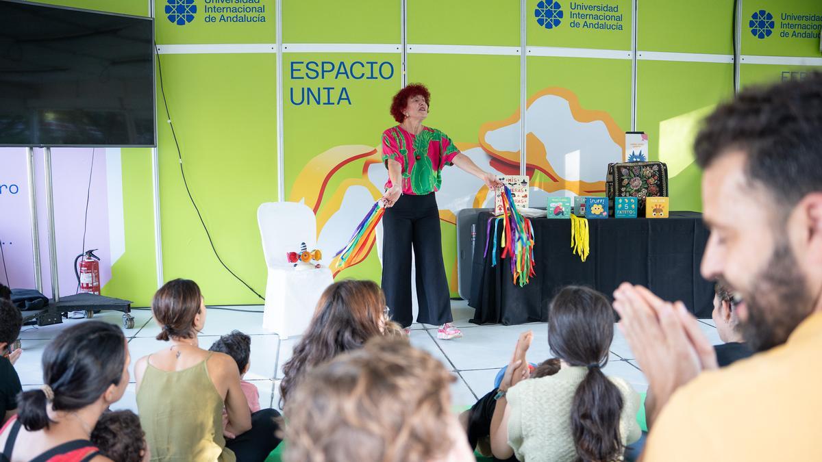 'Bebecuentos', una de las actividades del fin de semana en la Feria de Libro de Sevilla.