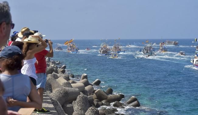 Procesión marítima de la Virgen del Carmen ...