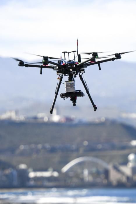 Las Canteras, a vista de dron.