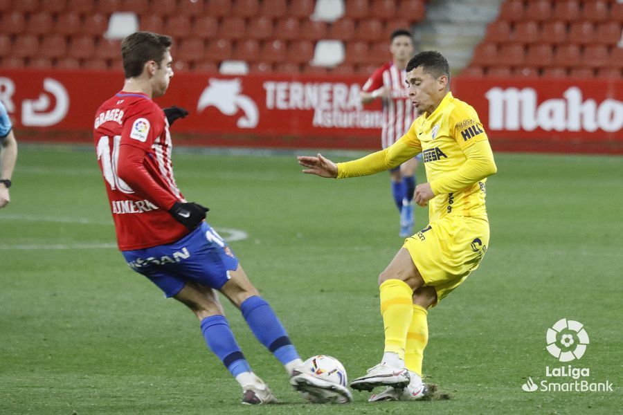 Partido de la Liga Smartbank entre el Sporting y el Málaga CF