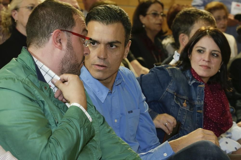 Pedro Sánchez participa en la Fiesta de la Rosa en Oviedo