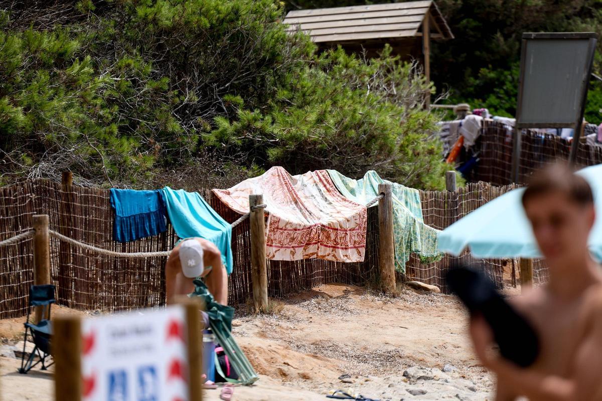 Galería: vendedores ambulantes en la playa de ses Salines