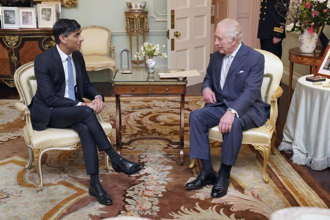 La reunión en Buckingham del rey Carlos III y el primer ministro Rishi Sunak