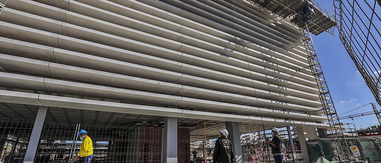 Los dos edificios del campus tecnológico, en plena construcción.