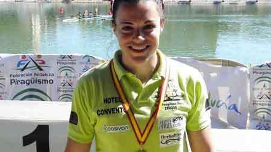 Laura Pedruelo, con su medalla de bronce, ayer.