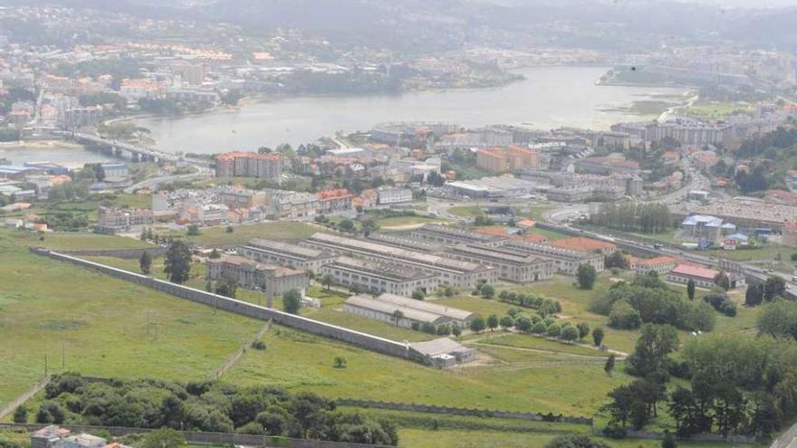 Imagen aérea de los terrenos de Defensa donde se ubica la fábrica de armas. víctor echave