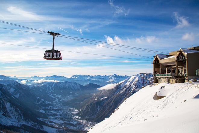 Teleférico, Aiguille du midi, Los alpes, Francia, Chamonix