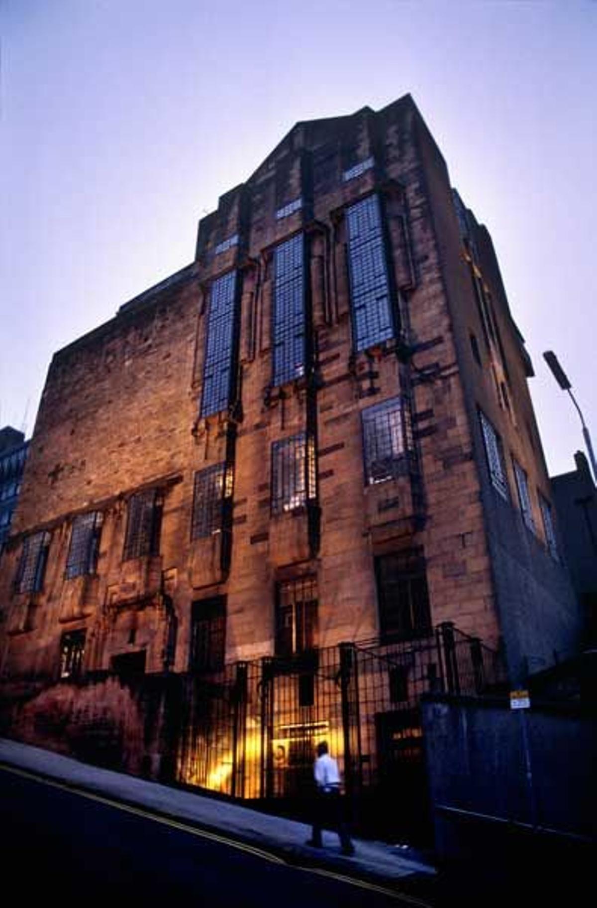 Fachada exterior en piedra en la Escuela de Arte de Glasgow.
