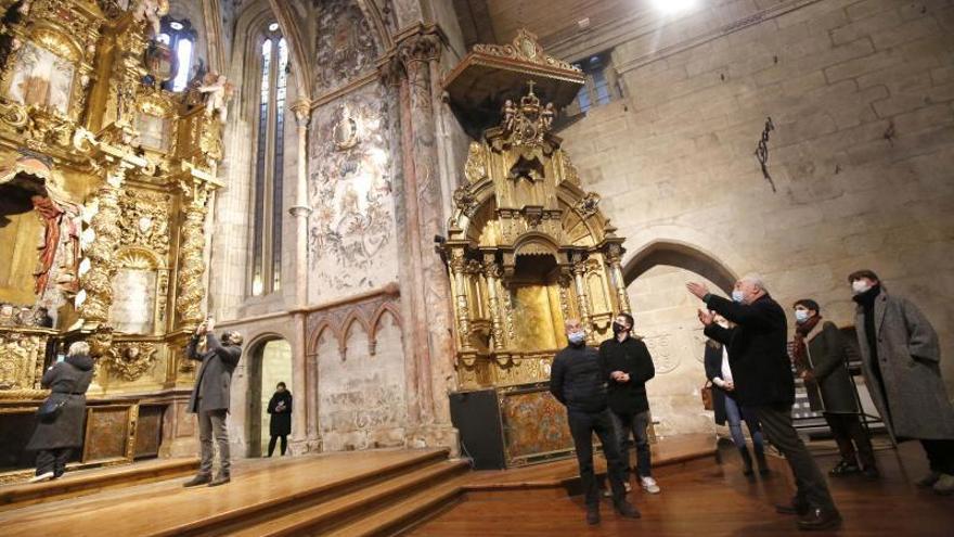 El grupo en el interior de la iglesia del convento. 