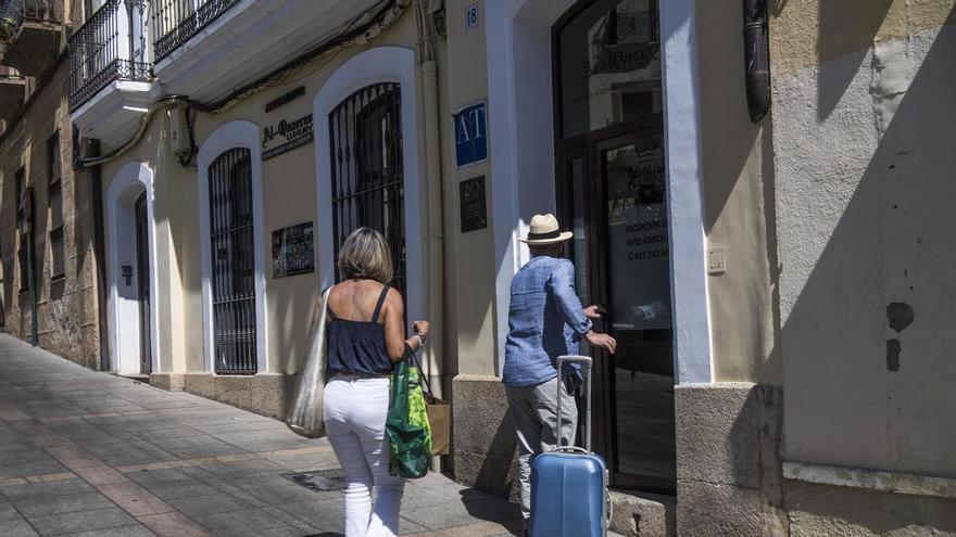 Sin registro estatal, pero con controles: Cáceres afronta el reto de ordenar los apartamentos turísticos