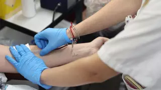 Sevilla afronta agosto con reservas de sangre "por debajo de los niveles mínimos" para abastecer hospitales