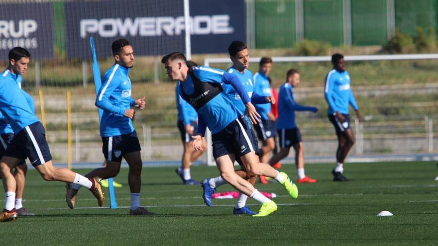 La plantilla blanquiazul durante un entrenamiento esta semana.