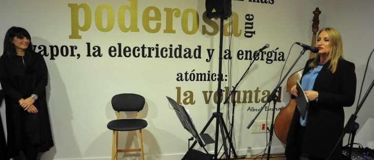 Asistentes al acto inaugural del primer centro de negocios de Vilagarcía. // Iñaki Abella