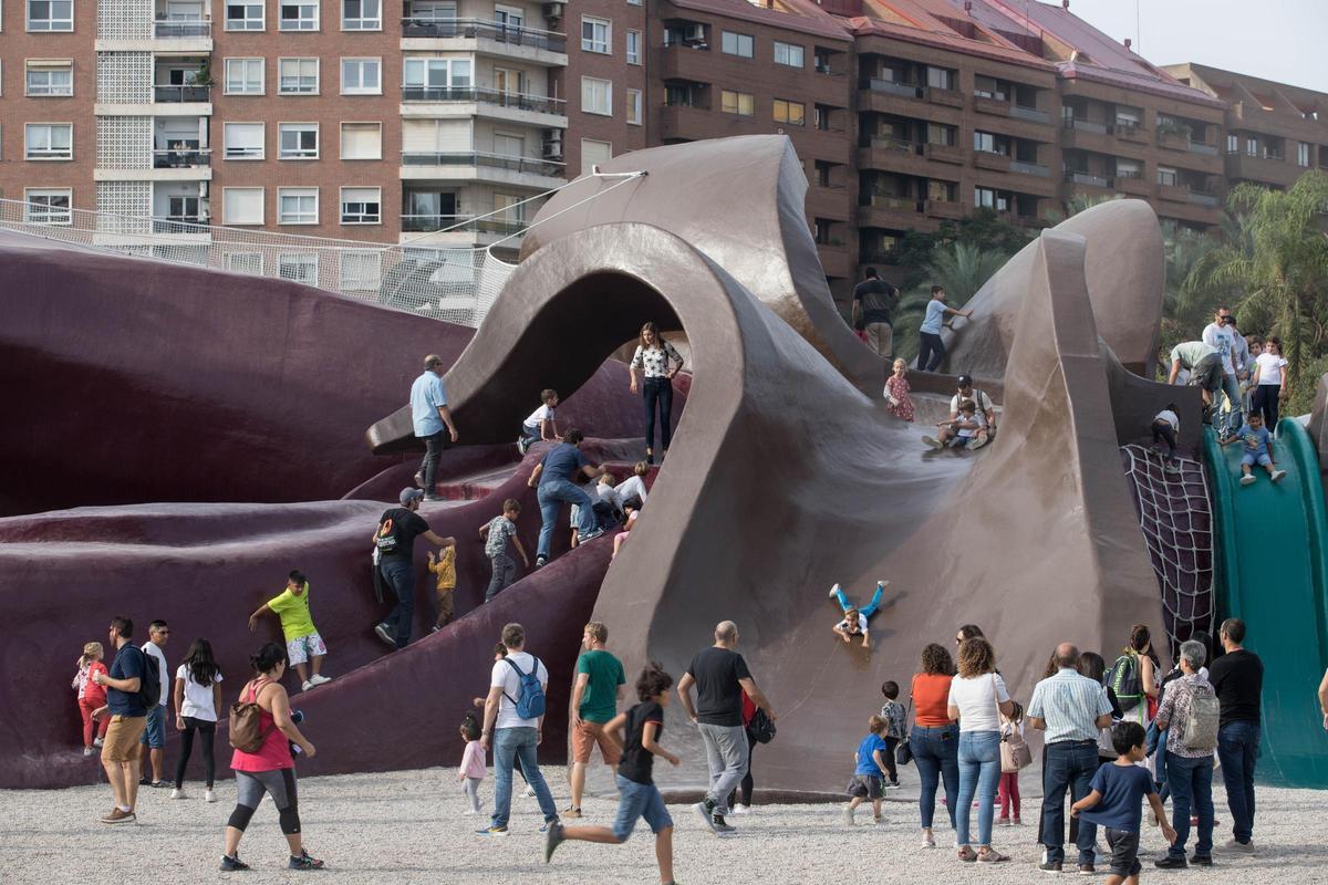 El parque de Gulliver en el Jardín del Turia, una escultura transitable de 70 metros de longitud y siete de altura