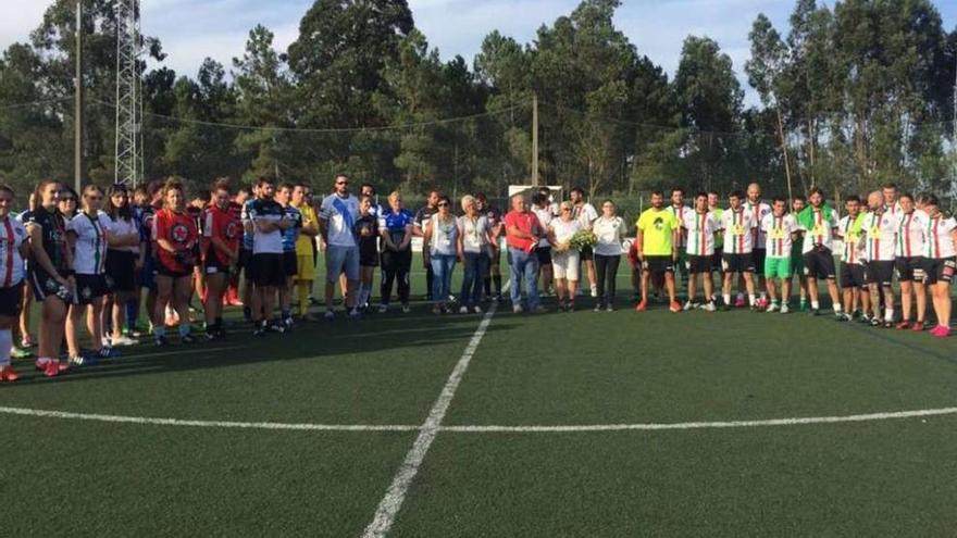 Imagen del homenaje realizado con la familia de Gema Calvo.