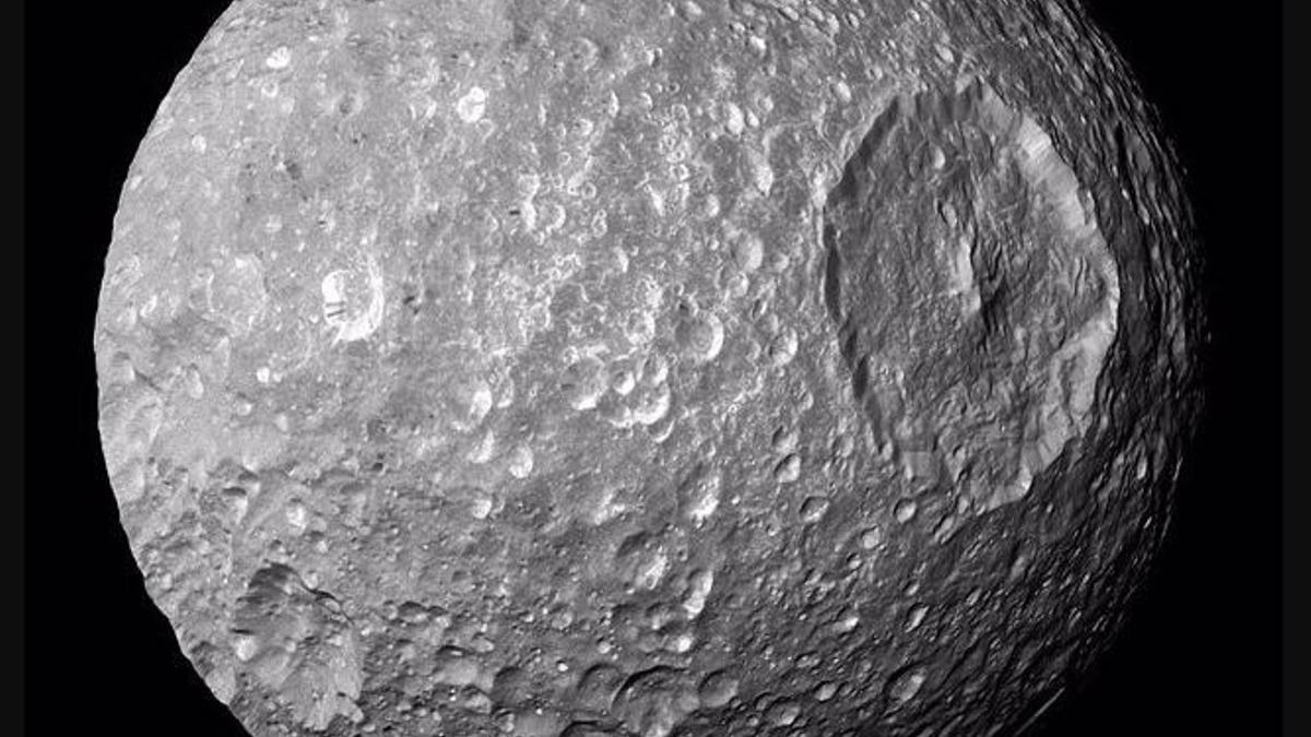 Mimas, la luna que recuerda a la Estrella de la Muerte de Star Wars