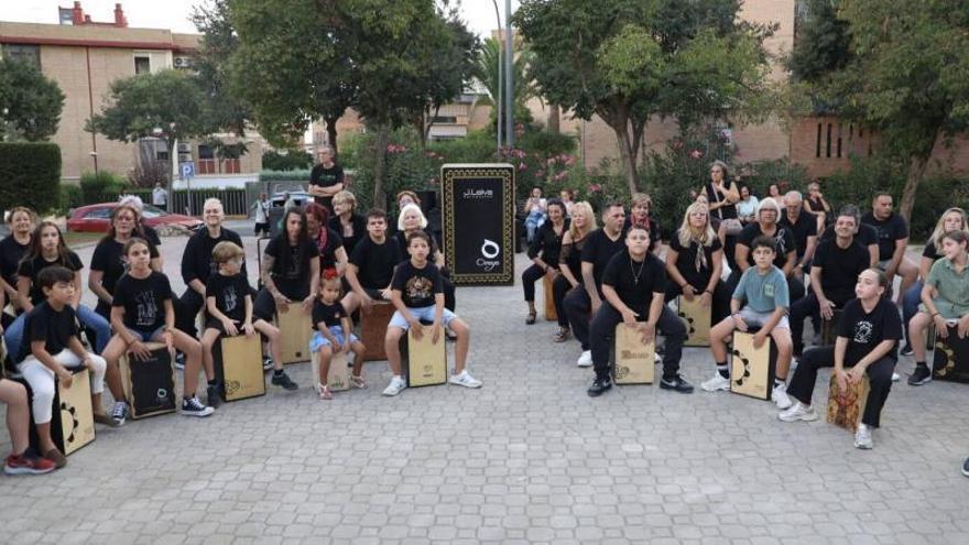 Música al aire libre en el barrio cordobés de Fátima