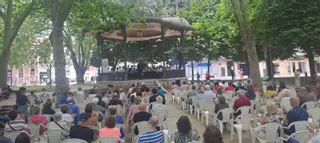 Concierto de la Banda de Música en el parque del Muelle