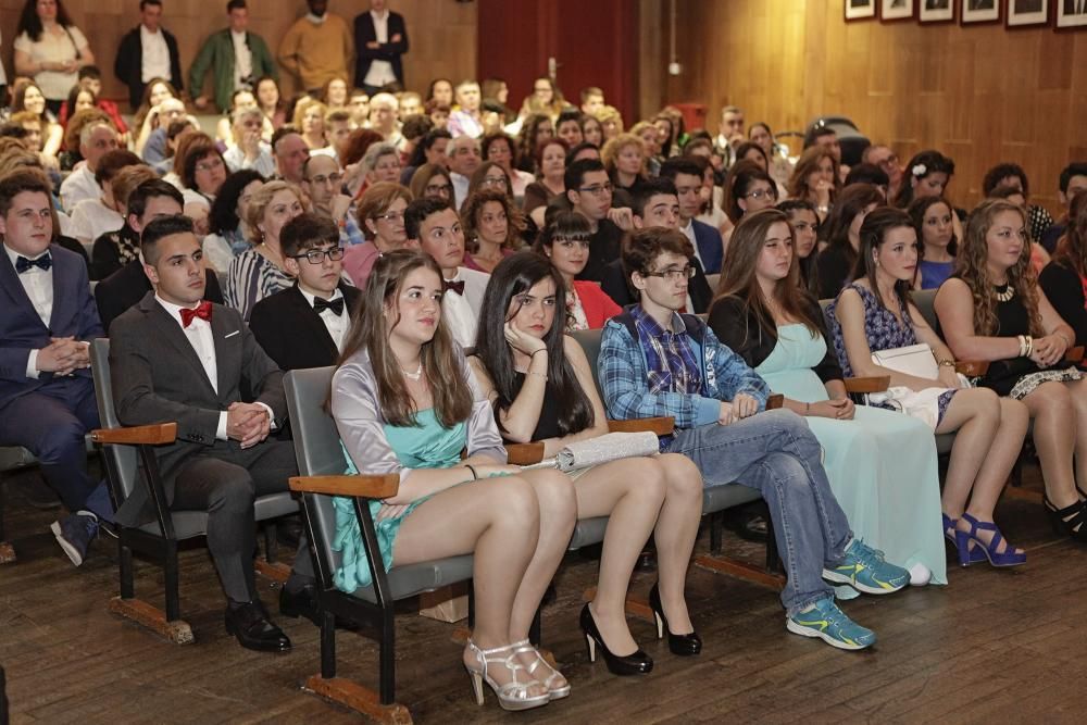 Acto de graduación del alumnado de 2º de Bachillerato del IES Rosario Acuña