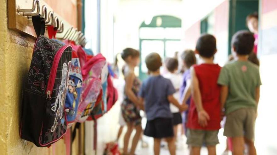 Más de 23.000 niños aragoneses tendrán beca de comedor o libros de texto