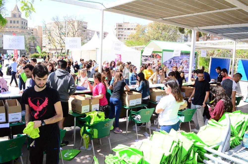 Entrega de dorsales de la III Carrera de la Mujer