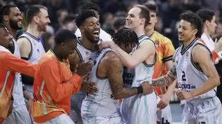 Vídeo | 'Don Chris Jones Parera': El triplazo sobre la bocina de Valencia Basket para ganar a Panathinaikos