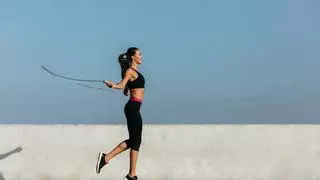 El ejercicio de cuerda que te ayuda a adelgazar en diez sin ir al gimnasio