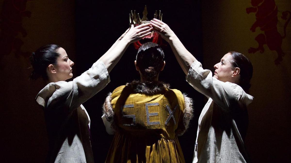 Una escena de 'La Reina Brava', la obra de Las Niñas de Cádiz con la que se abrirá la sexta edición de Delicias clásicas.