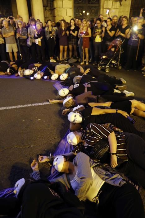 Manifestación en València por la emergencia feminista contra el maltrato