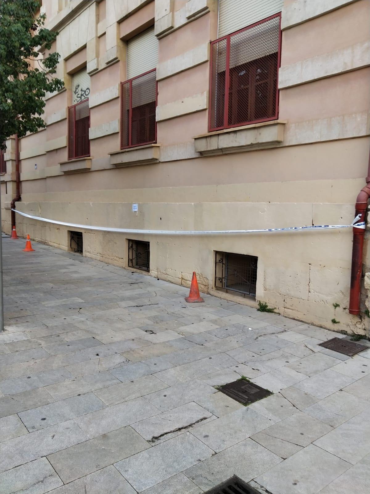 La pared del edificio de la plaza del Tubo reparada tras las pintadas.