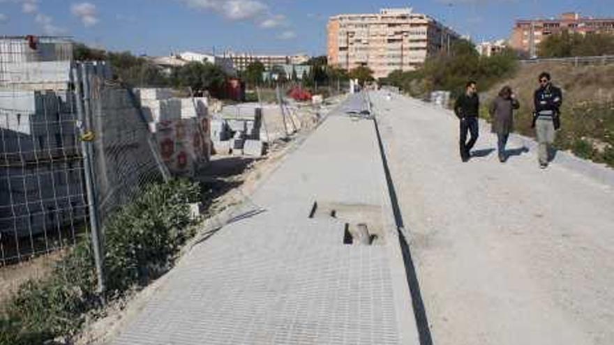 Urbanismo habilita una zona de parking provisional en la calle Benimagrell