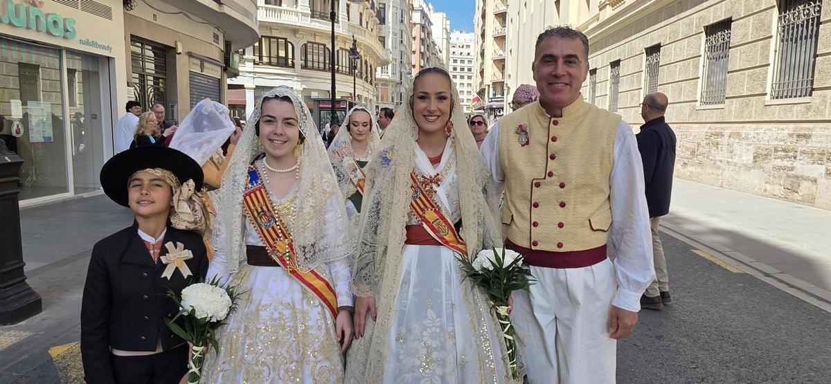 Las comisiones de falla en la Ofrenda a San Vicente Ferrer (2/6)