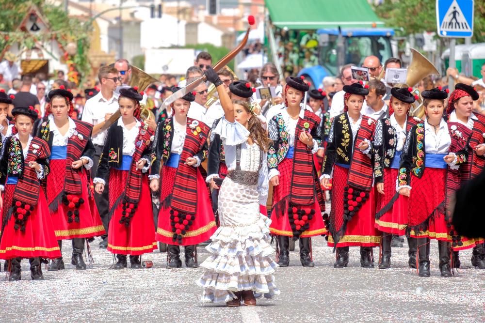 En el desfile de La Esperanza, el dedicado en Villena a los niños, se demostró un año más que el futuro de la fiesta de Moros y Cristianos está asegurado