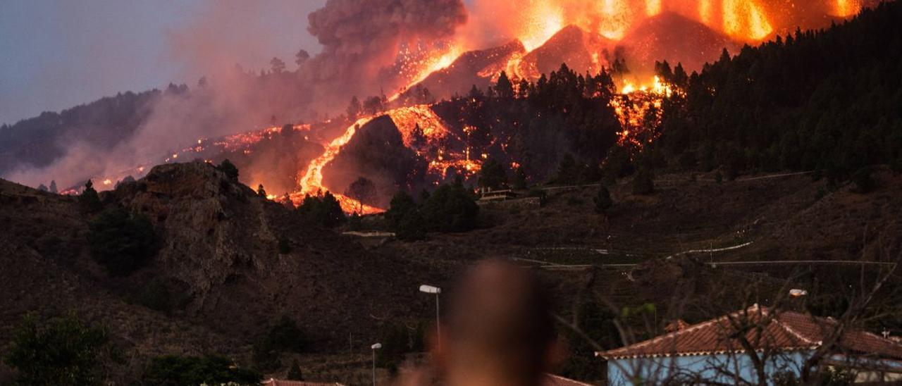 Imagen del volcán en erupción de La Palma.