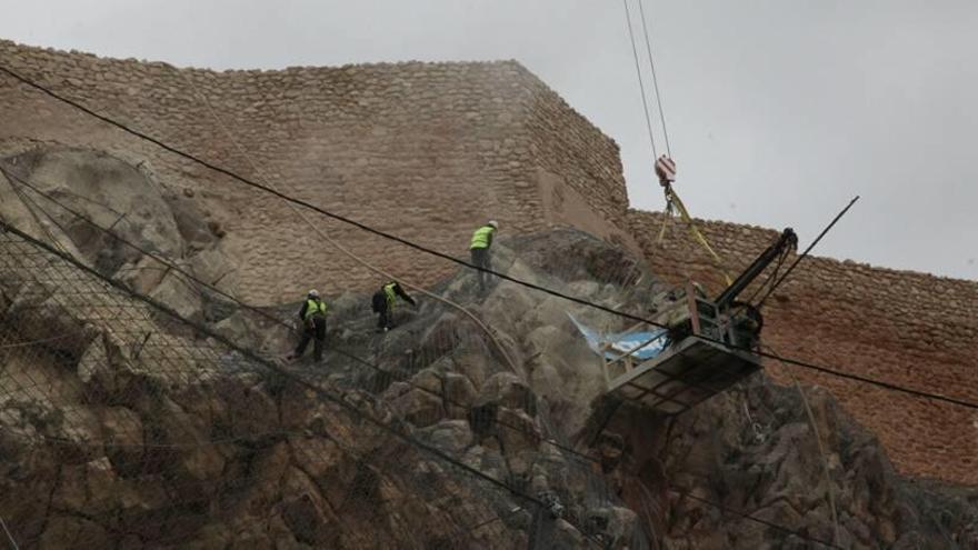 Cuidados para el macizo rocoso del castillo