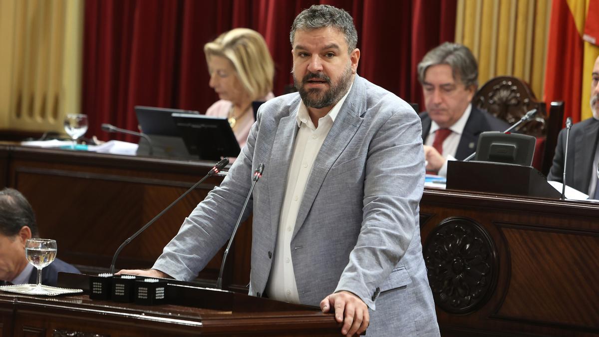 El portavoz de MÉS per Mallorca en el Parlament, Lluís Apesteguia.