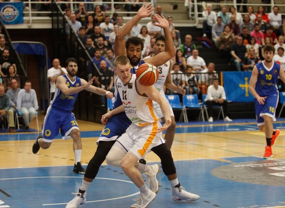 El Oviedo Baloncesto vence al Ourense en Pumarín