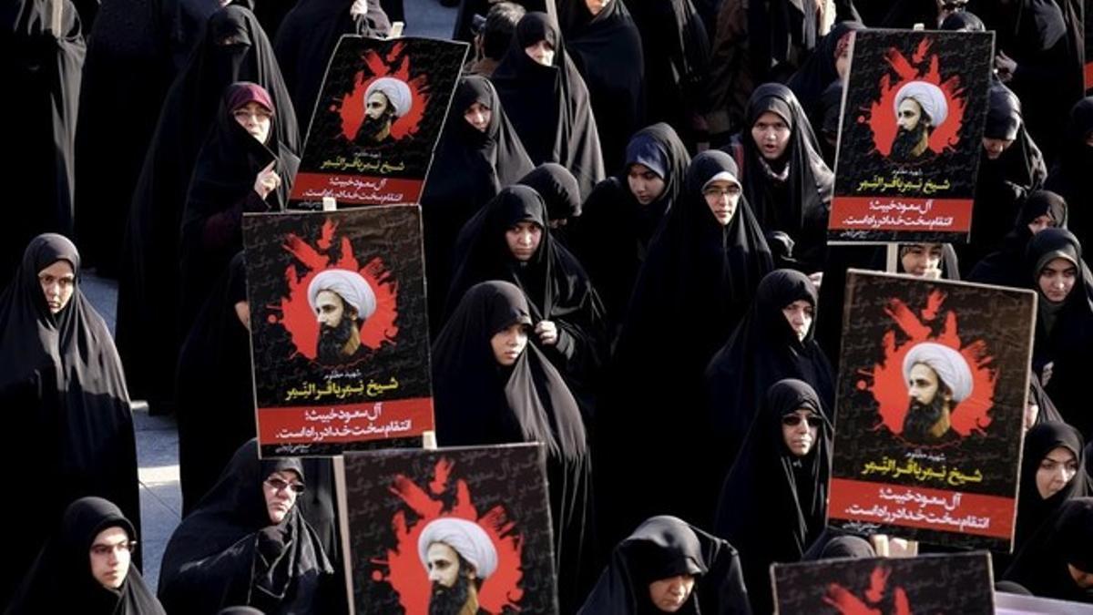 Protestas en Teherán contra la ejecución del clérigo chií Al Nimr.