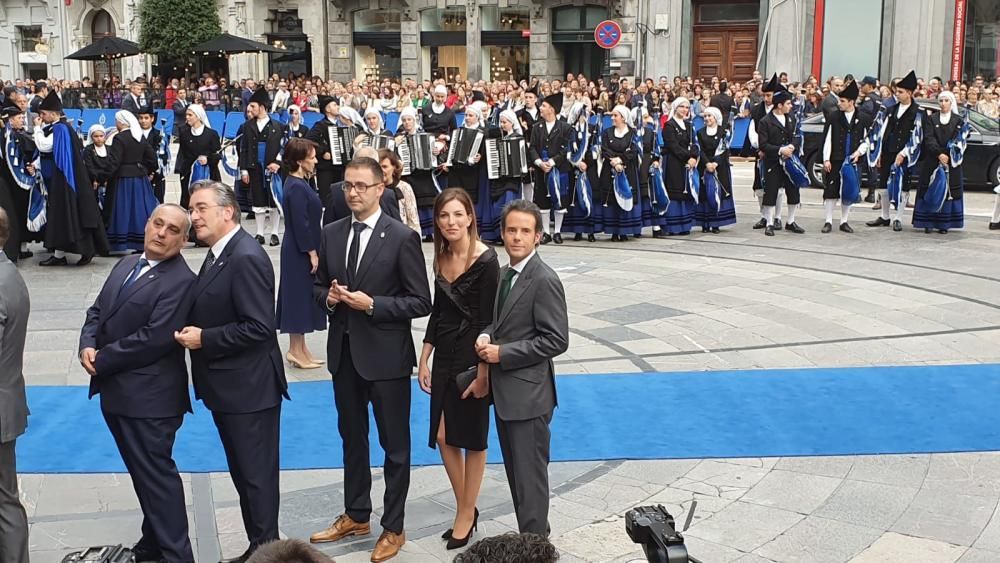 Todas las imágenes de la alfombra azul del teatro