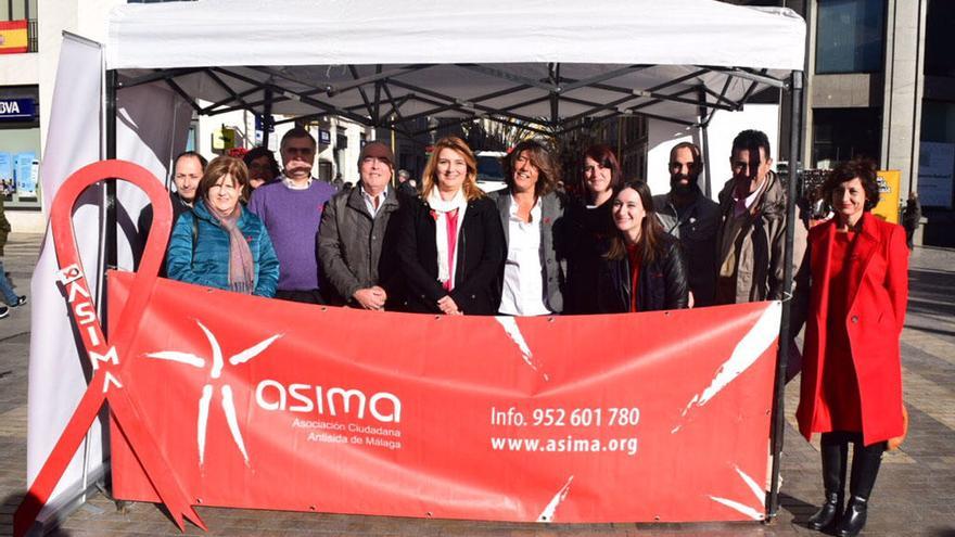 El acto con motivo del Día Mundial de la Lucha contra el Sida celebrado en Málaga.