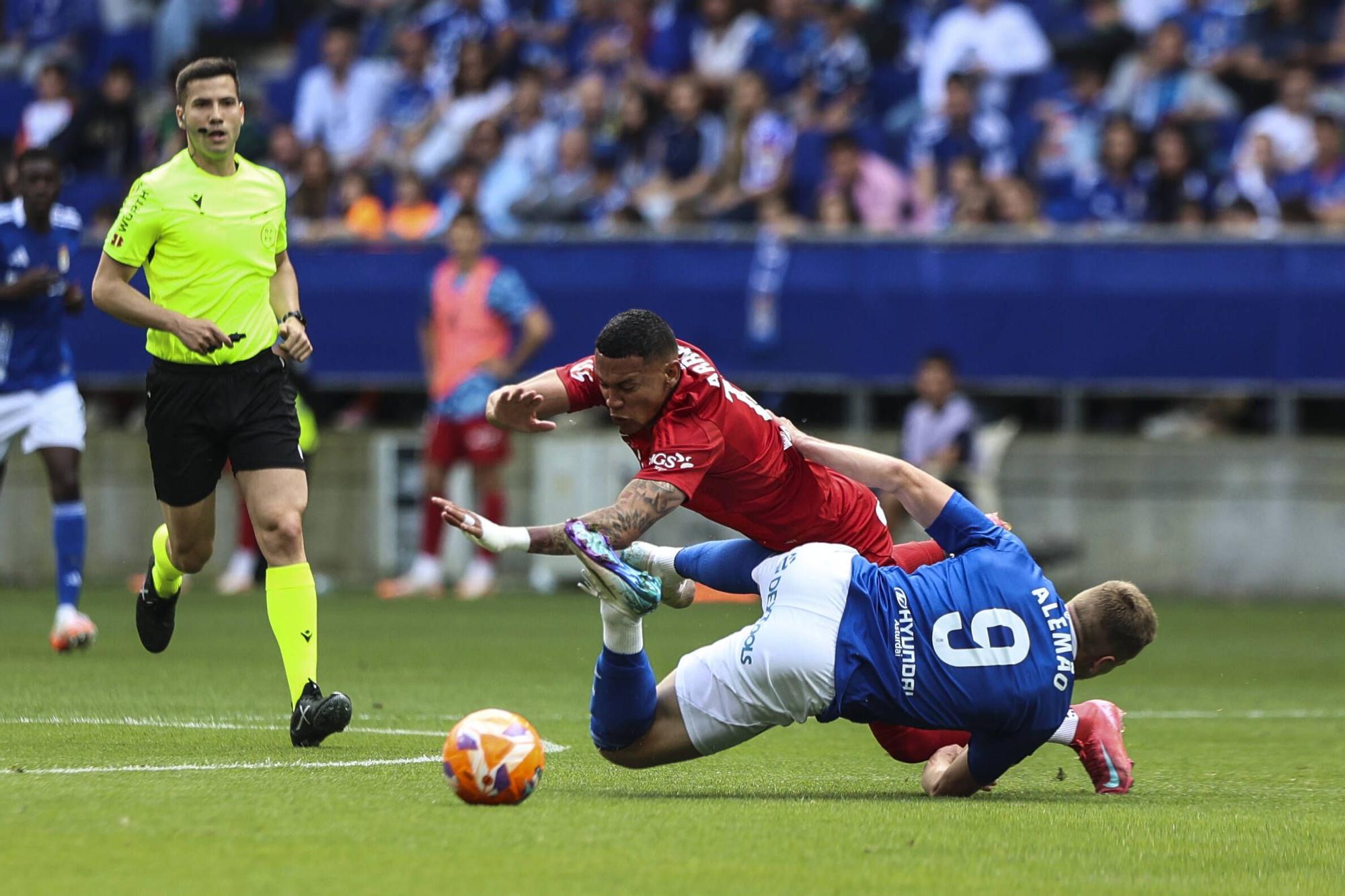 EN IMÁGENES: Ambientazo en la valiosa victoria del Oviedo contra el Zaragoza