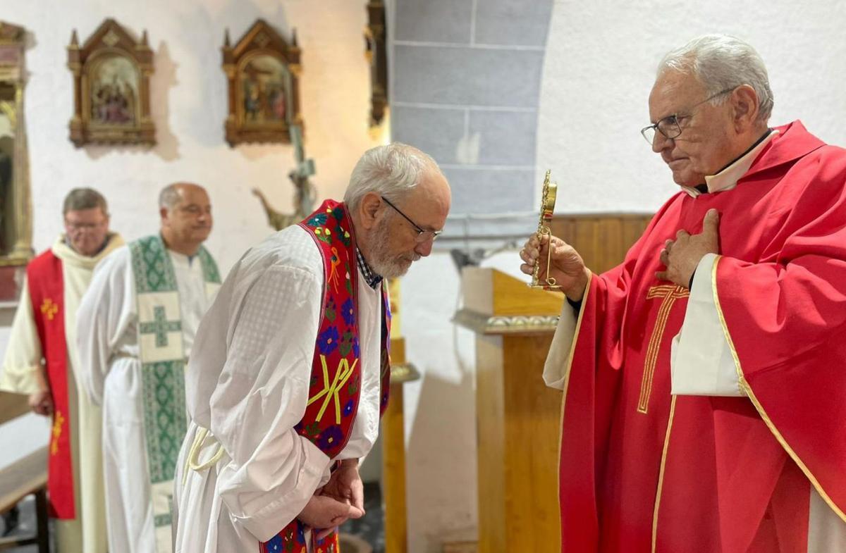 Oración y aplauso por el cura bravo de El Quiché