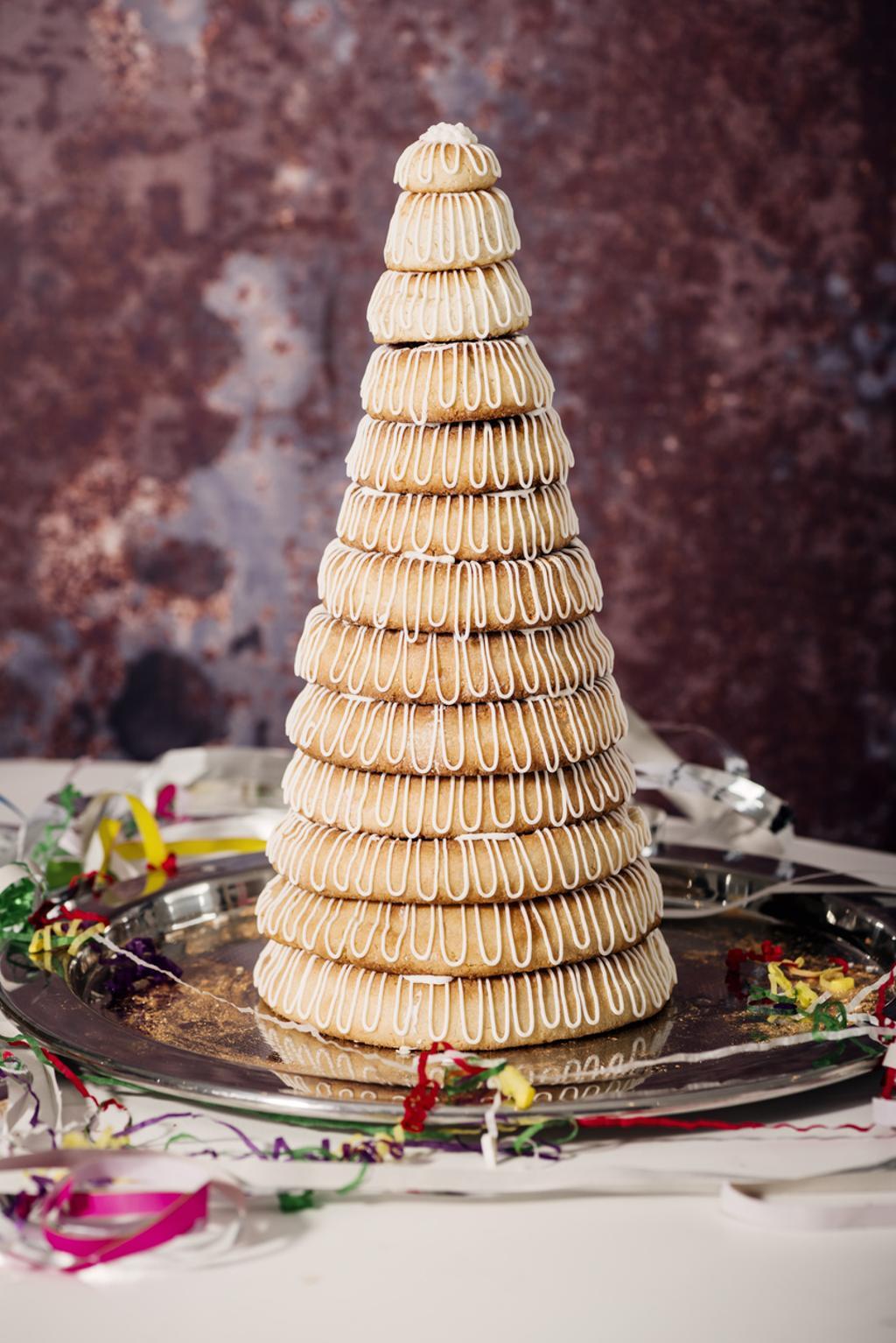 Pastel de rosquillas típico de Nochevieja en Dinamarca