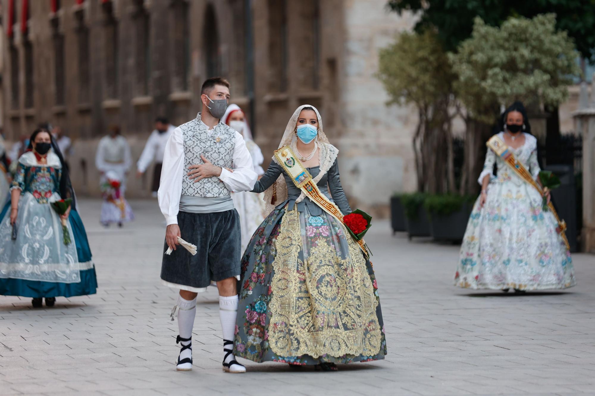 Búscate en el segundo día de Ofrenda por la calle de Caballeros (entre las 20.00 y las 21.00 horas)