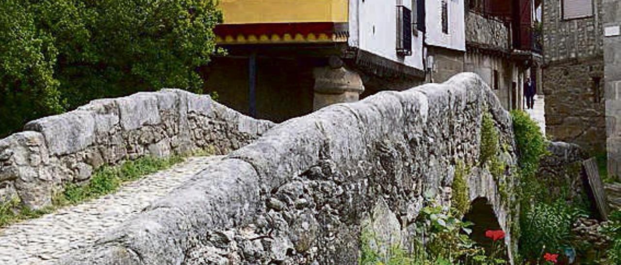 Puente medieval.  // salamancaemocion