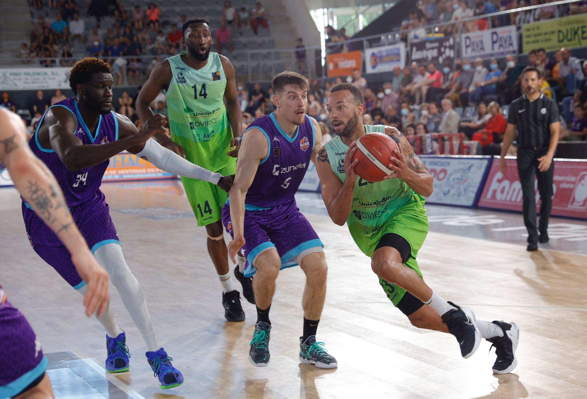 El Unicaja Banco Oviedo vuelve a perder en Palencia en el play-off de ascenso a la ACB