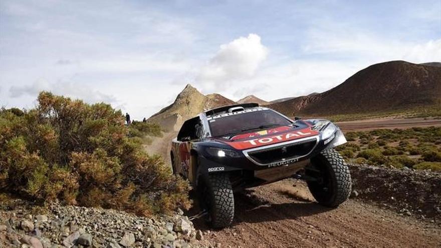 Loeb se muestra invencible en el duro Rally Dakar