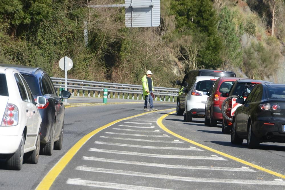 Decenas de conductores atrapados en el corredor