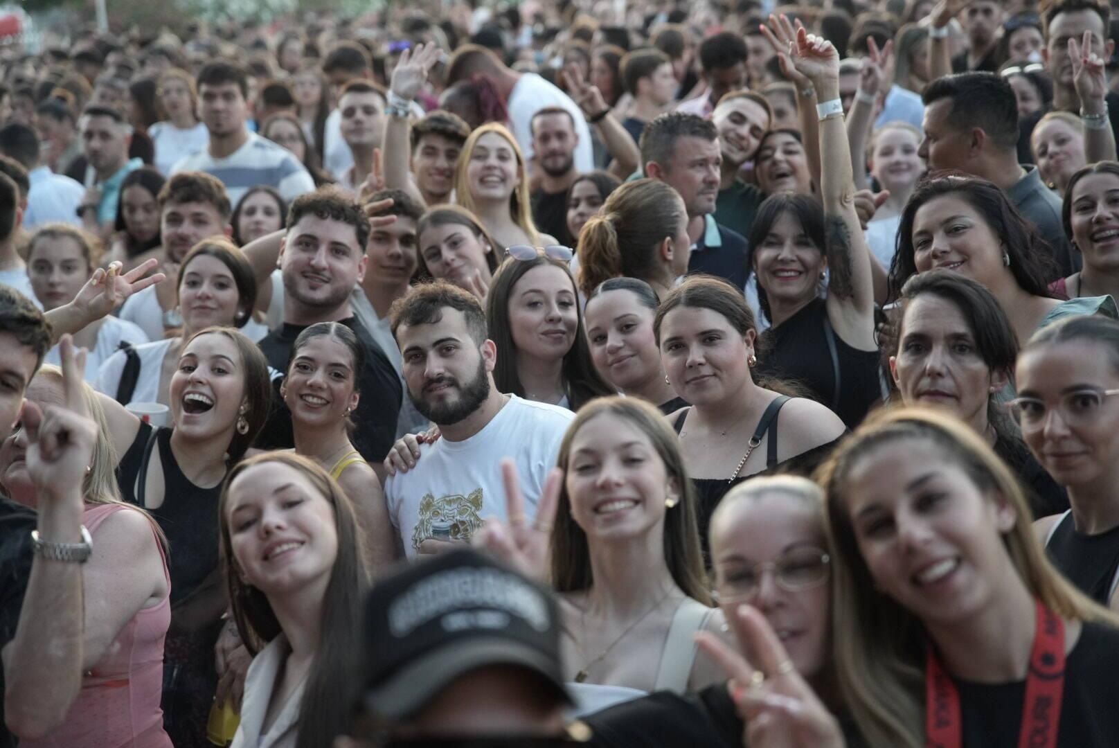 Maka 'cura cicatrices' a 3.000 personas en el recinto ferial de Badajoz