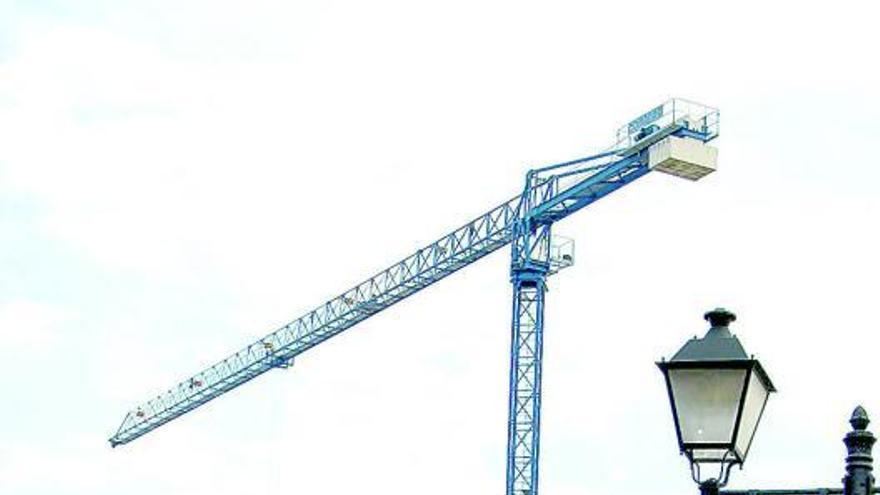 Un edificio en construcción en Oviedo.